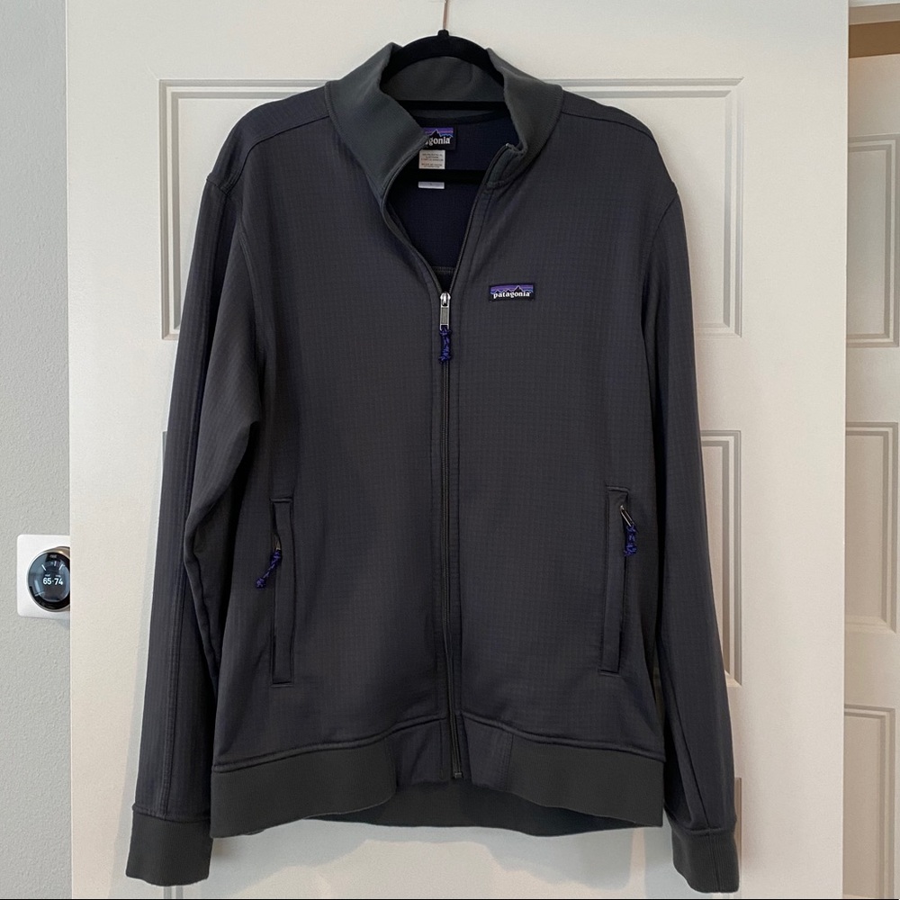 Men’s Patagonia gray zip up, size L
